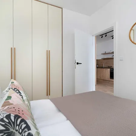 Bright Near The Center Of With Parking By Renters Appartement Katowice