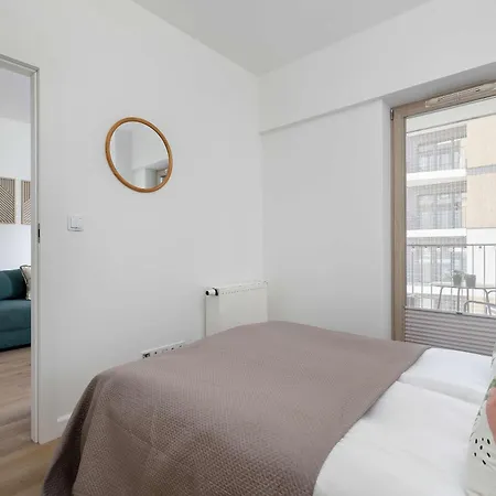 Apartment Bright Near The Center Of With Parking By Renters