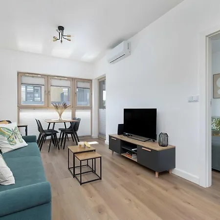 Bright Near The Center Of With Parking By Renters Katowice