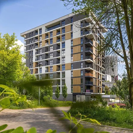 Bright Near The Center Of With Parking By Renters Katowice