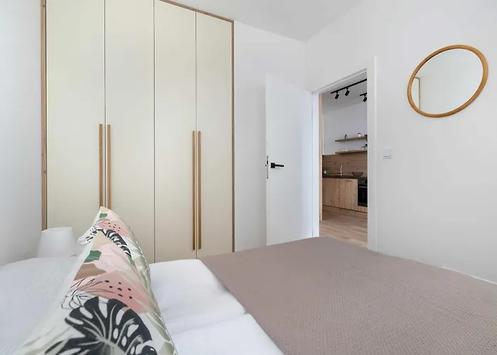 Bright Near The Center Of With Parking By Renters Apartamento Katowice