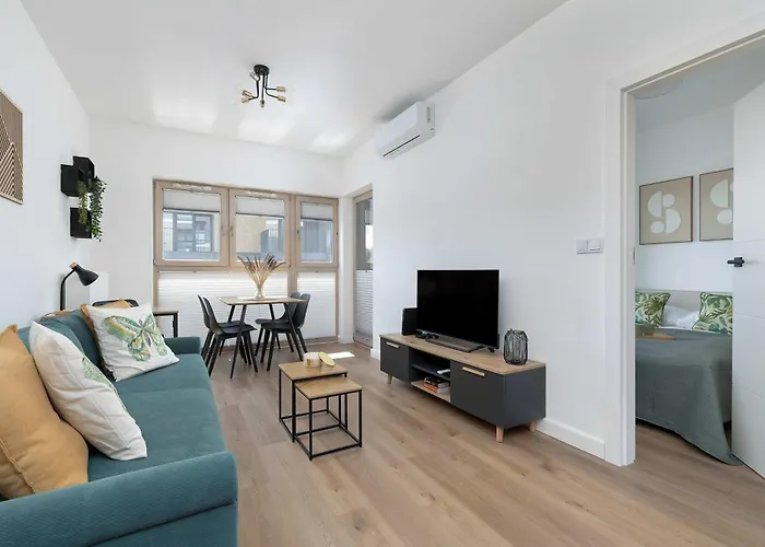 Bright Near The Center Of With Parking By Renters Katowice