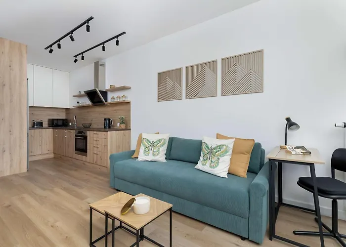 Bright Near The Center Of With Parking By Renters